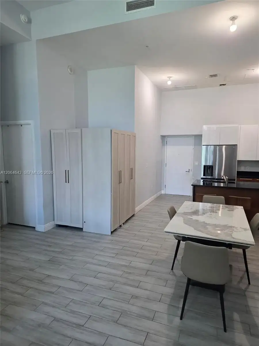 1900 N Bayshore Dr # 512, Miami FL 33132 photo 2