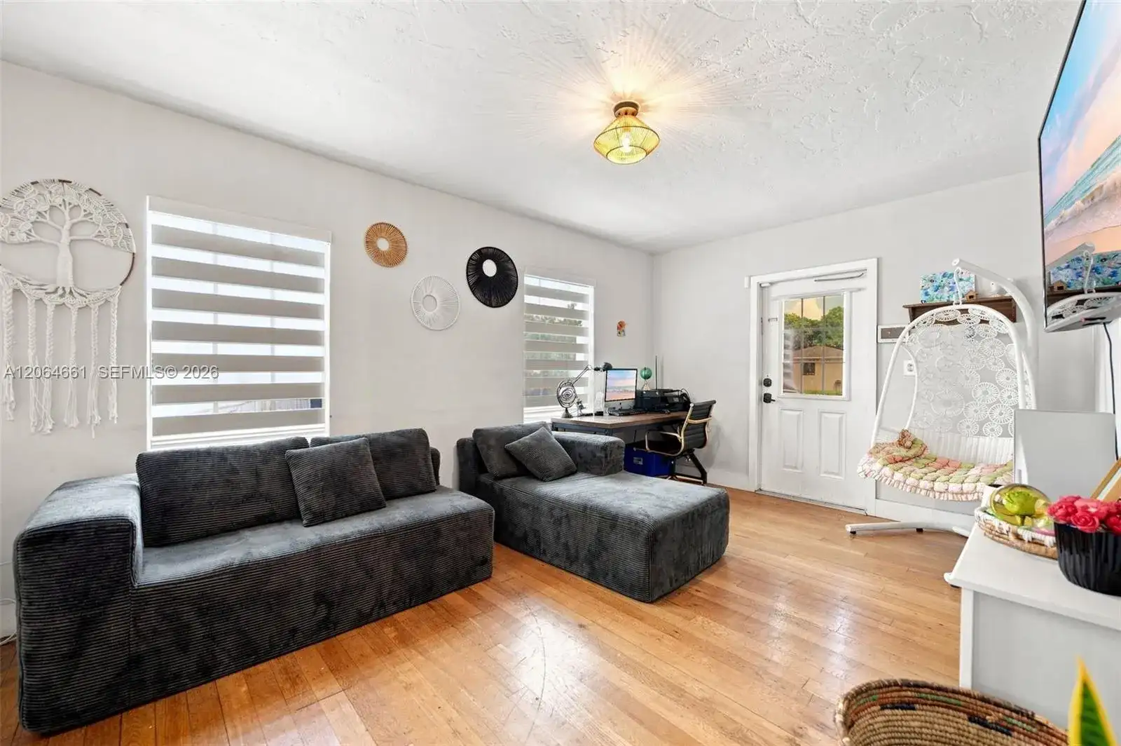 240 Carlisle Dr, Miami Springs FL 33166 photo 4