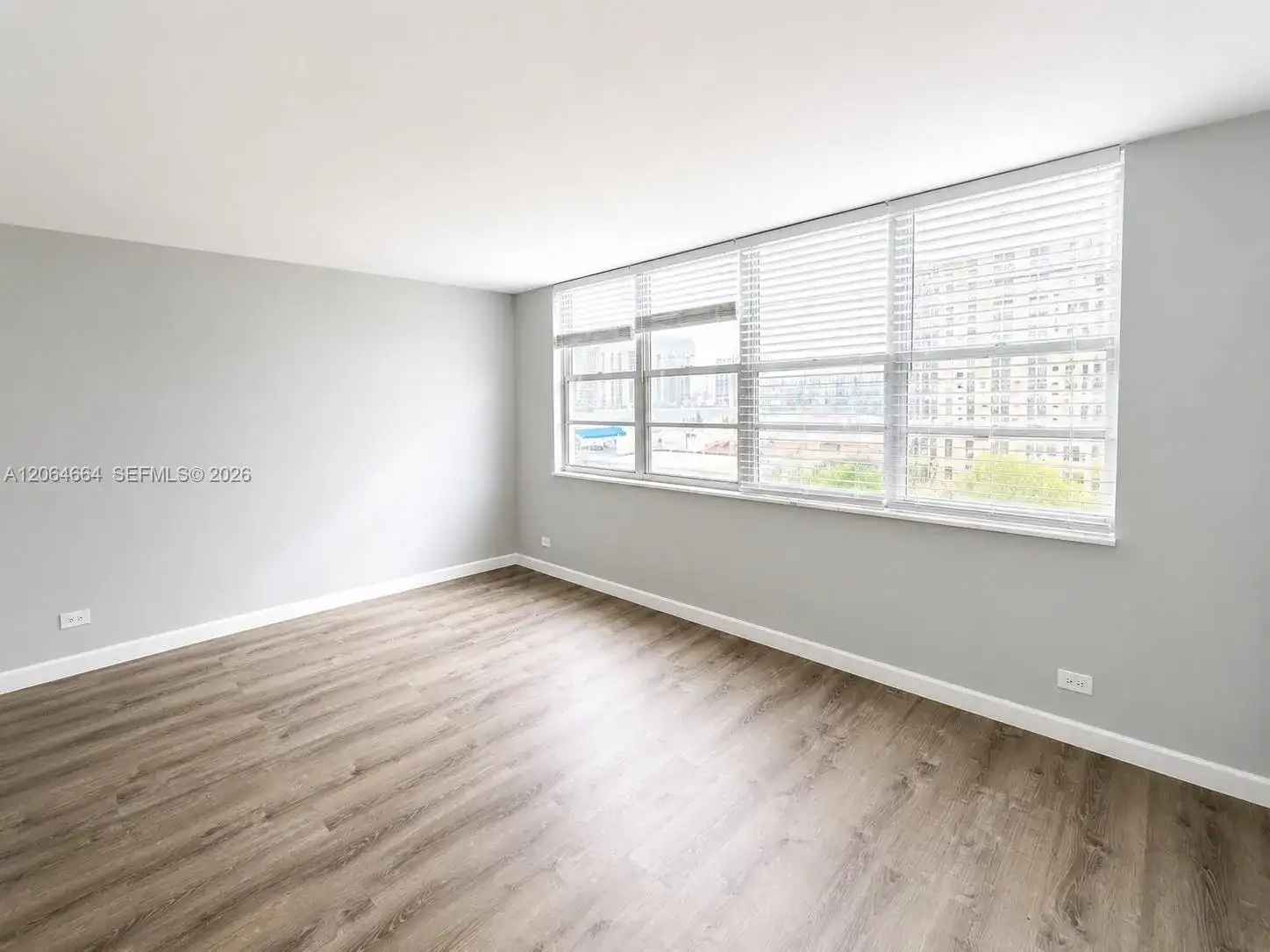 250 174th St # 510, Sunny Isles Beach FL 33160 photo 3