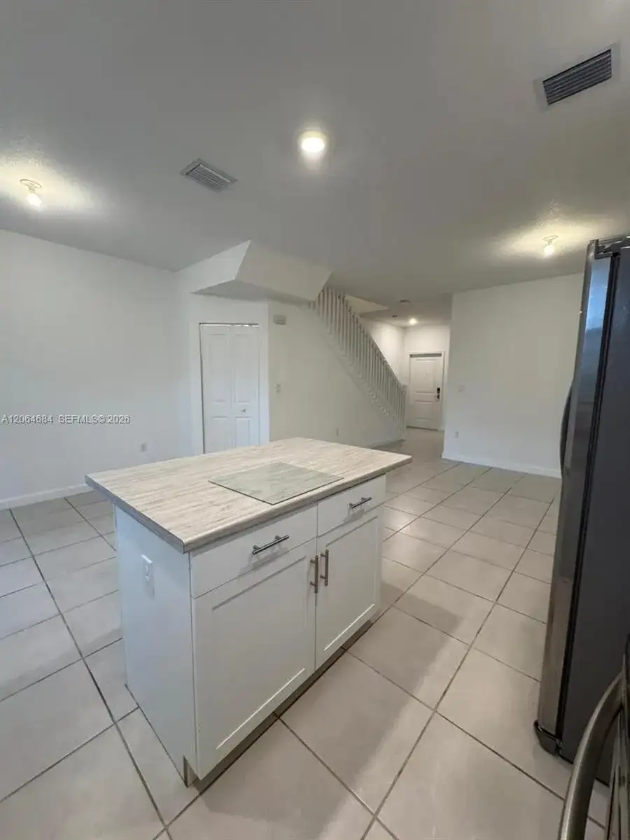 768 NE 206th Ter # 768, Miami FL 33179 photo 3