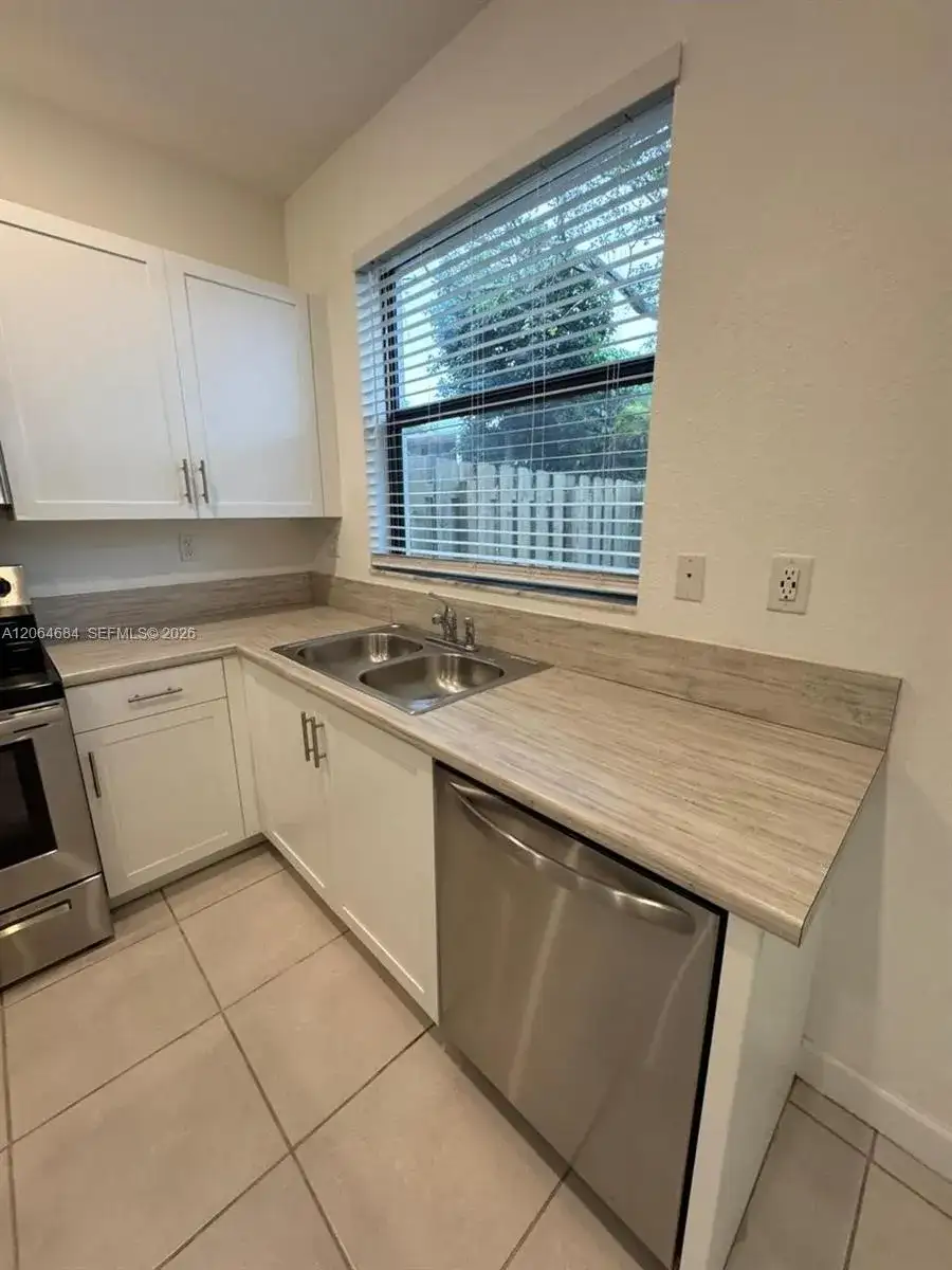768 NE 206th Ter # 768, Miami FL 33179 photo 4