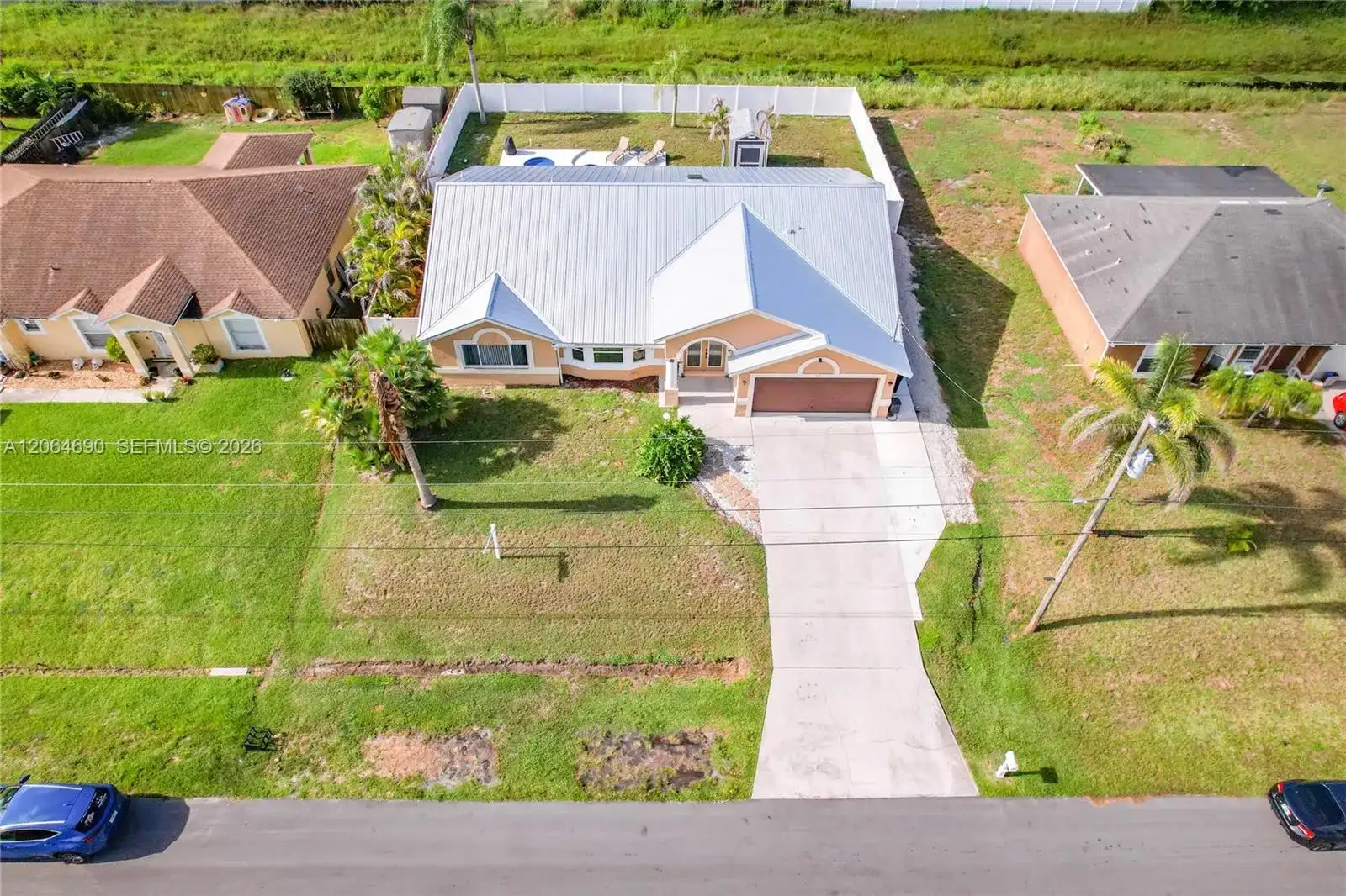 518 SW Lacroix Ave, Port St. Lucie FL 34953 photo 3