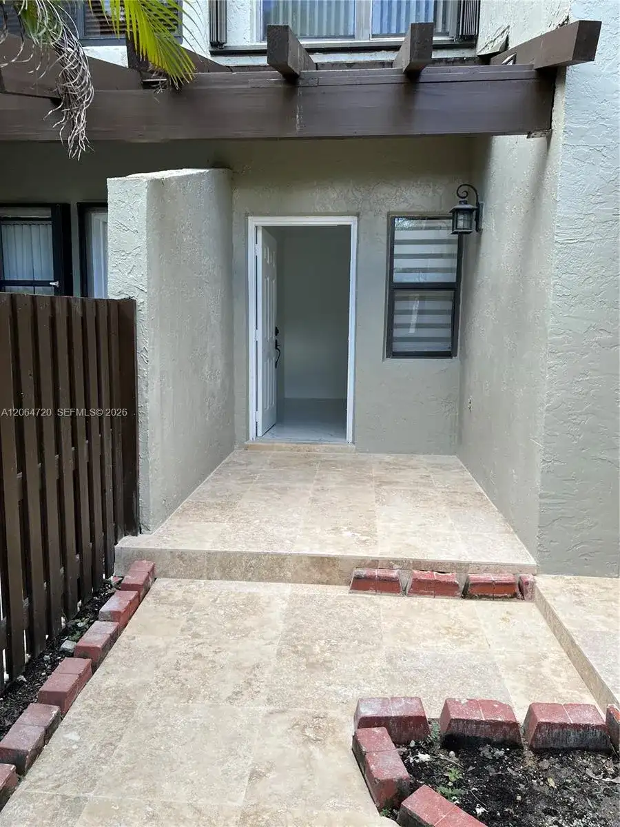 9990 NW 9th St Cir # 102, Miami FL 33172 photo 2