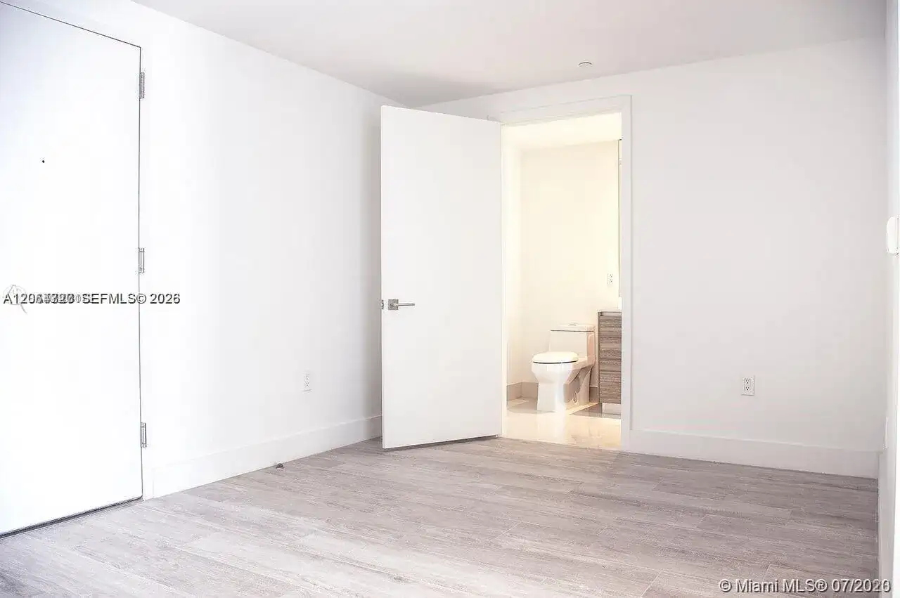 121 NE 34th St # 806, Miami FL 33137 photo 5