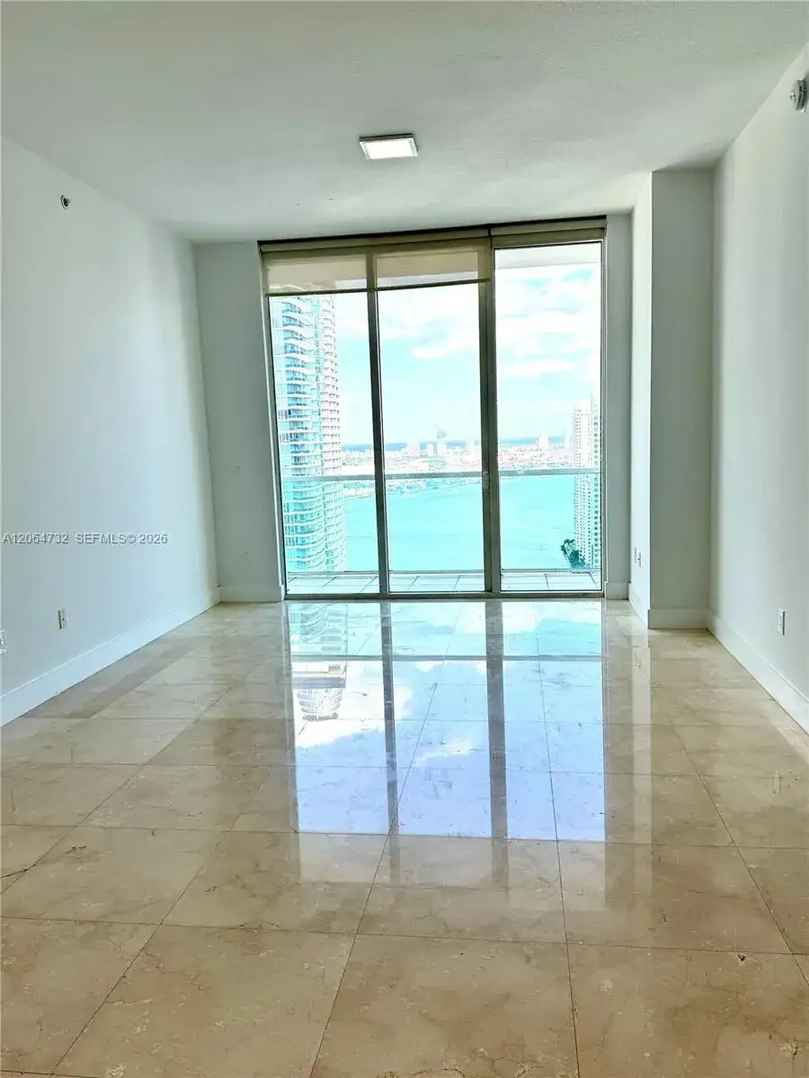 31 SE 5th St # 4214, Miami FL 33131 photo 5