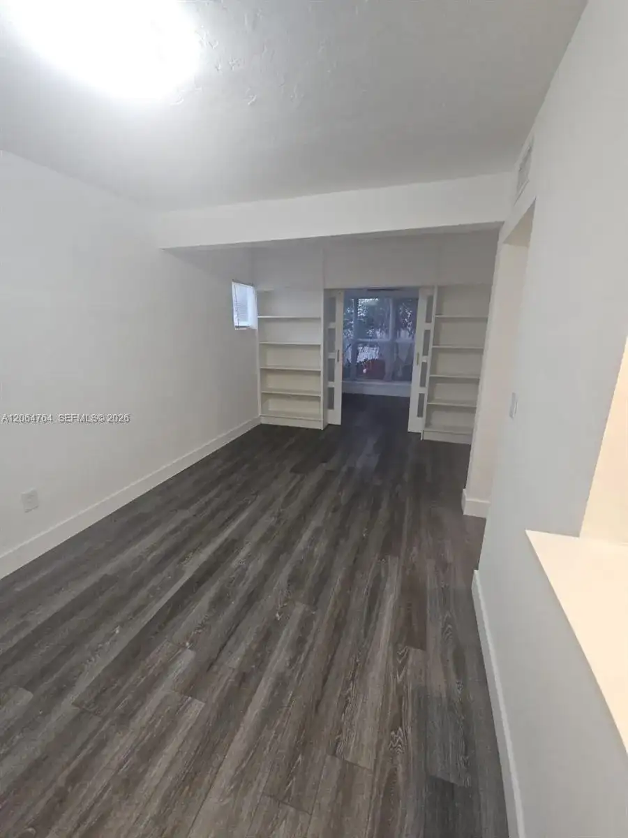 7435 Byron Ave # 5, Miami Beach FL 33141 photo 3