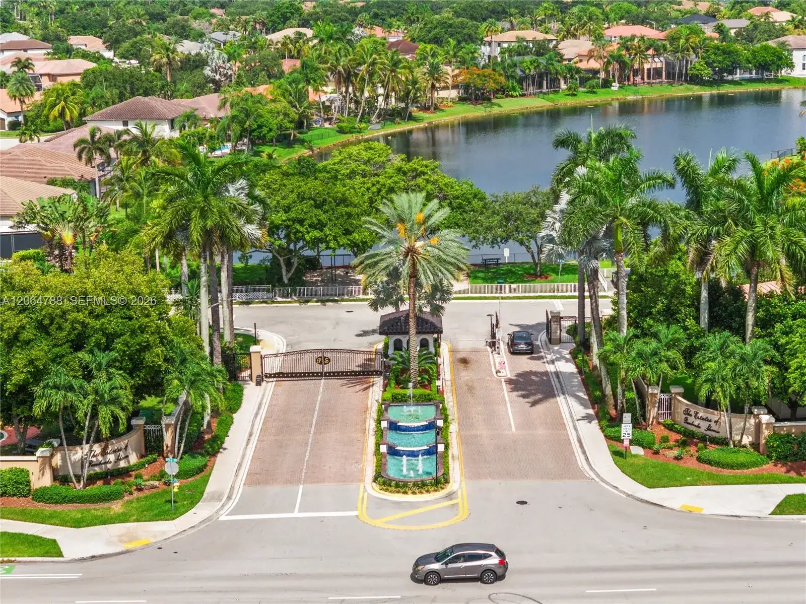 1046 SW 159th Way, Pembroke Pines FL 33027 photo 2