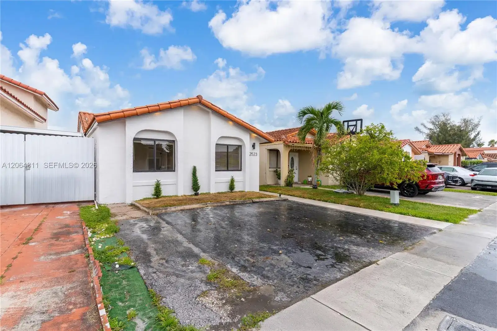 2523 W 65th St, Hialeah FL 33016 photo 3