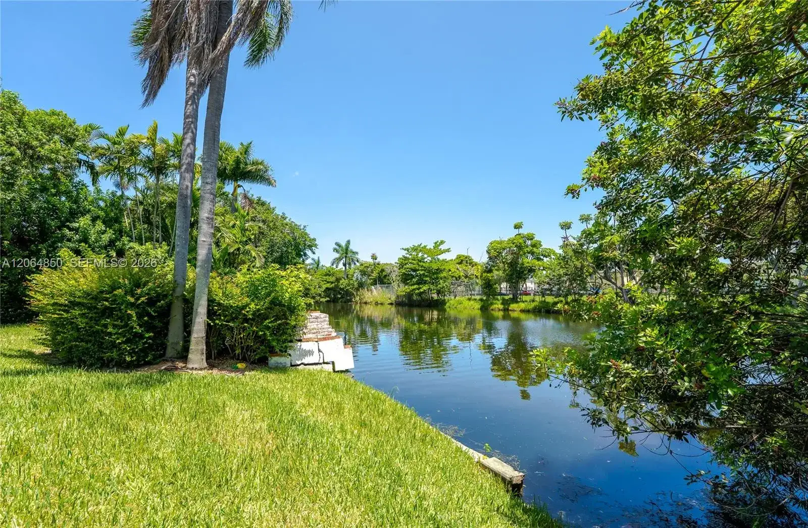 400 NW 87th St, El Portal FL 33150 photo 2