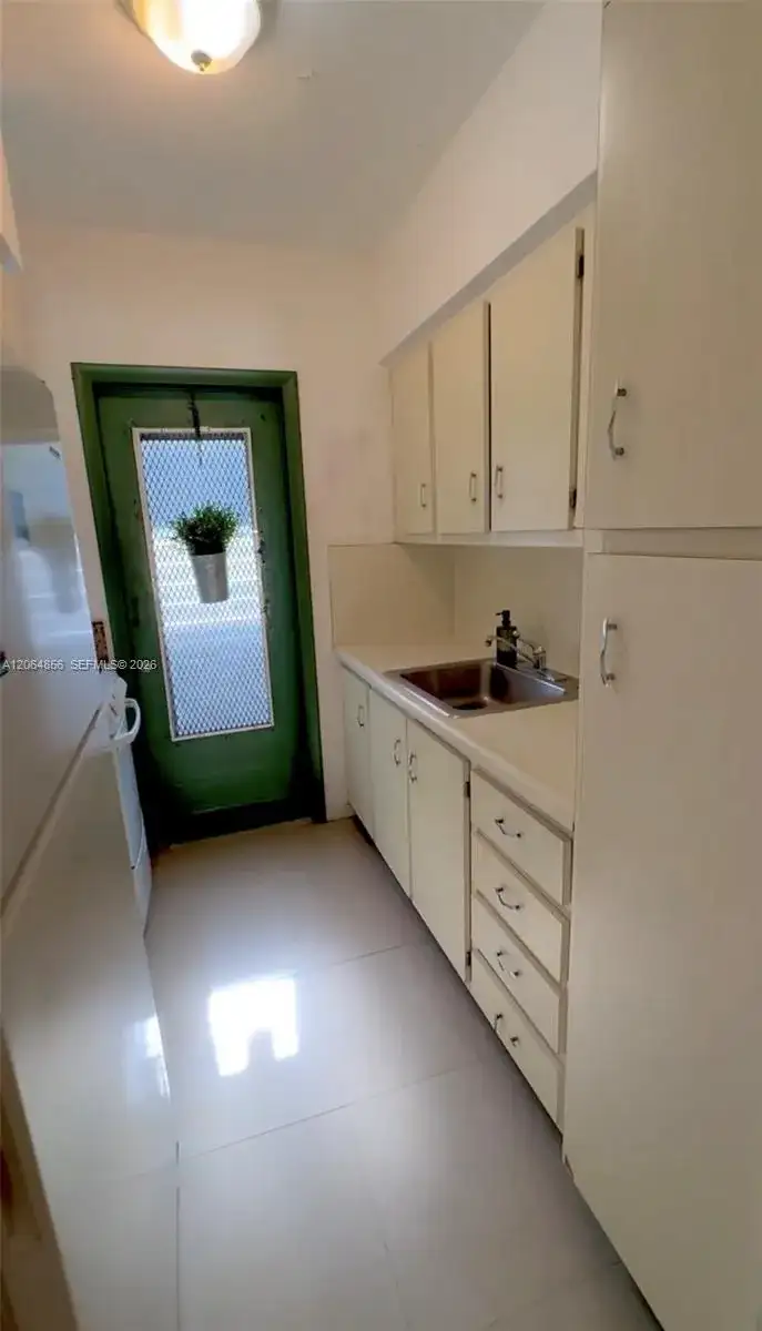 644 Meridian Ave # 10, Miami Beach FL 33139 photo 5
