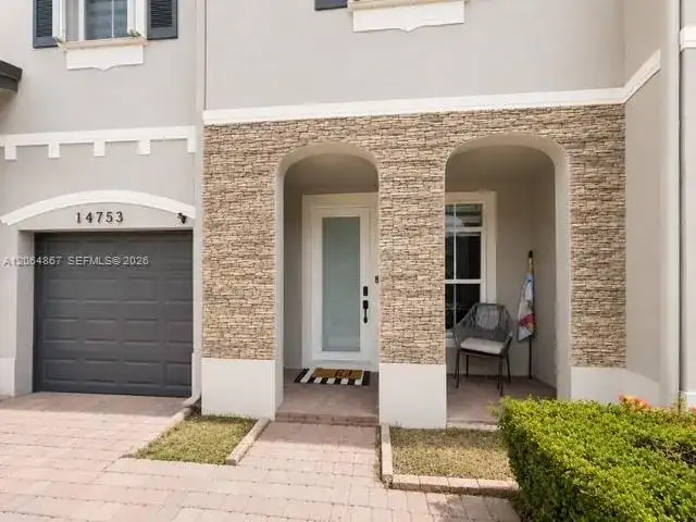 14753 SW 25th St, Miami FL 33185 photo 2