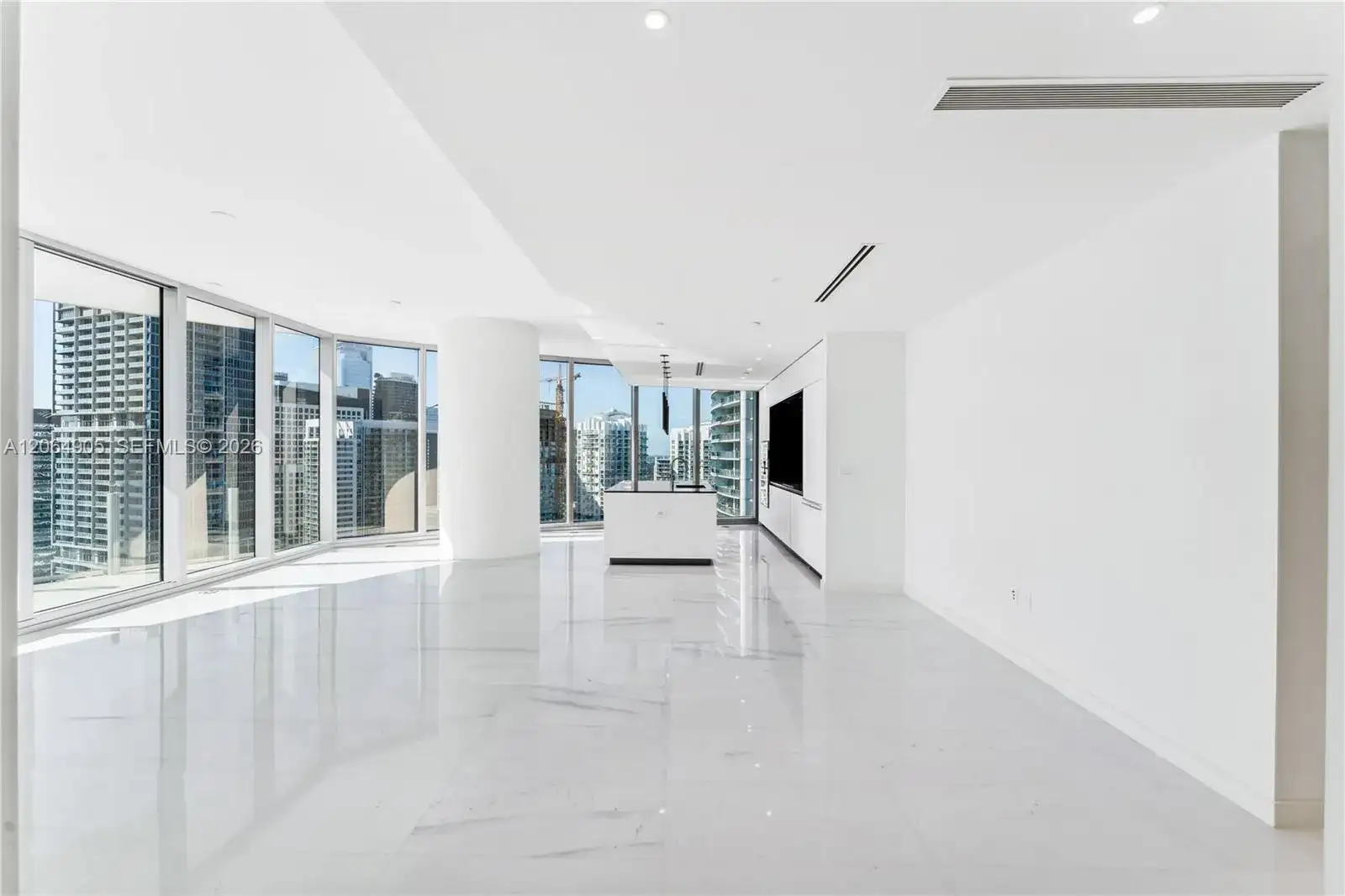 300 Biscayne Blvd Way # 3507, Miami FL 33131 photo 2