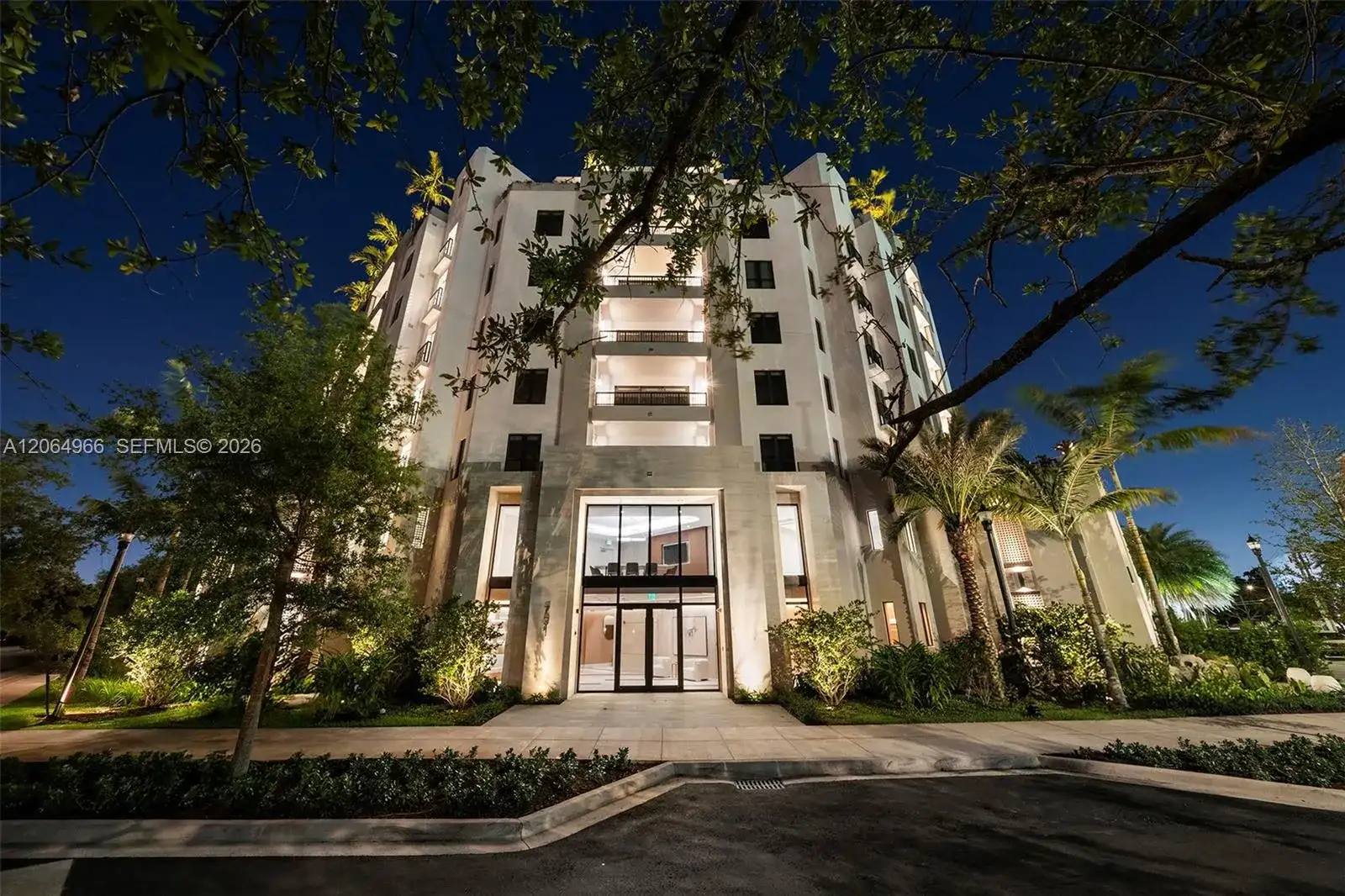 701 Valencia Ave # 403, Coral Gables FL 33134 photo 2