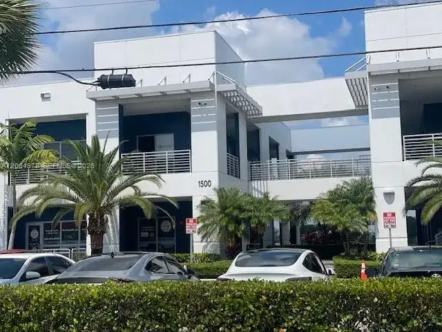 1500 NW 89CT # 216, Doral FL 33172 photo 2