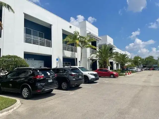 1500 NW 89CT # 216, Doral FL 33172 photo 4
