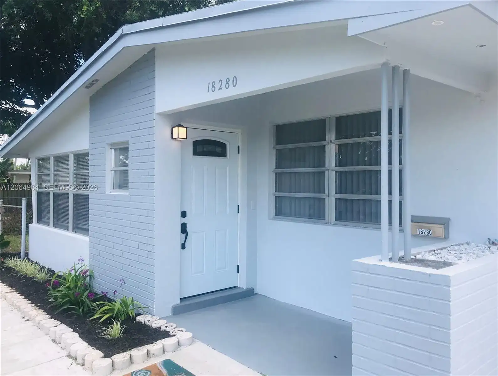 18280 S Glades Dr, North Miami Beach FL 33162 photo 2