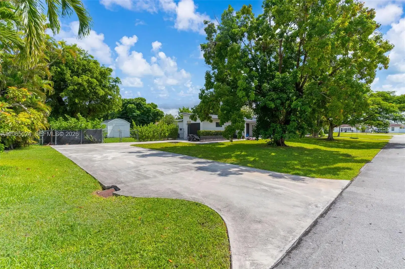 11243 SW 174th Ter, Miami FL 33157 photo 3