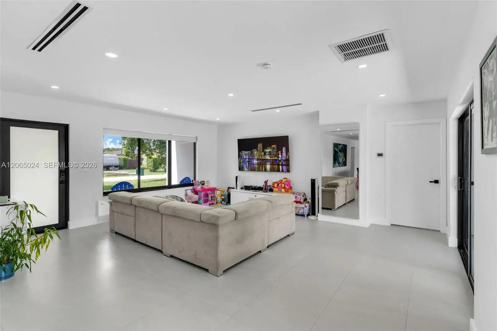 11243 SW 174th Ter, Miami FL 33157 photo 5