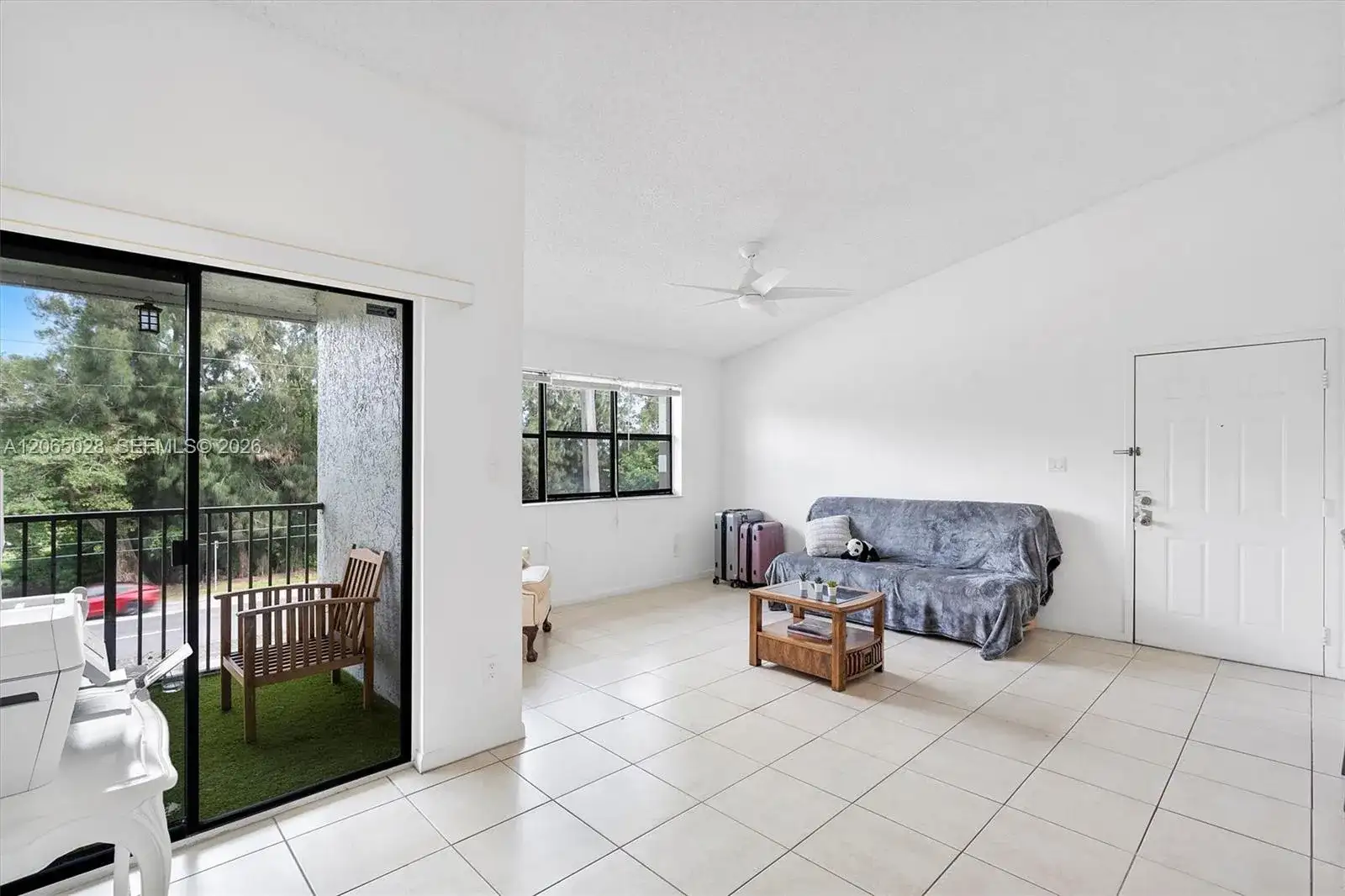 610 S Park Rd # 1, Hollywood FL 33021 photo 2