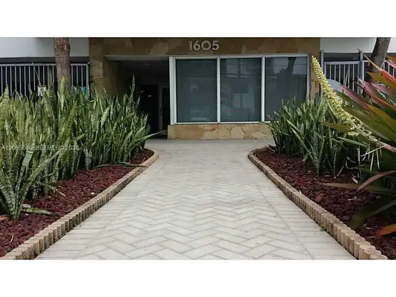 1605 Bay Rd # 403, Miami Beach FL 33139 photo 3