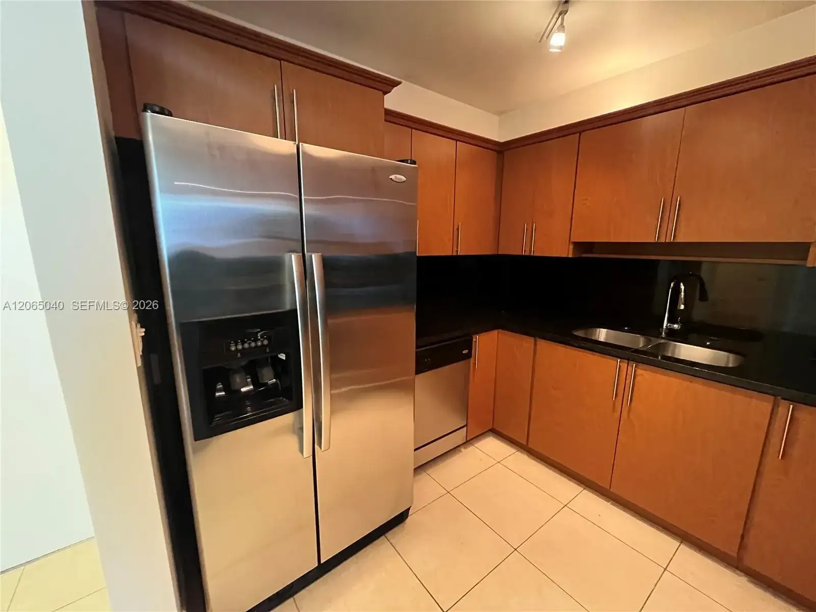 1605 Bay Rd # 403, Miami Beach FL 33139 photo 5