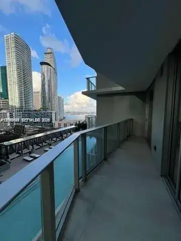 77 SE 5th St # 1605, Miami FL 33131 photo 3