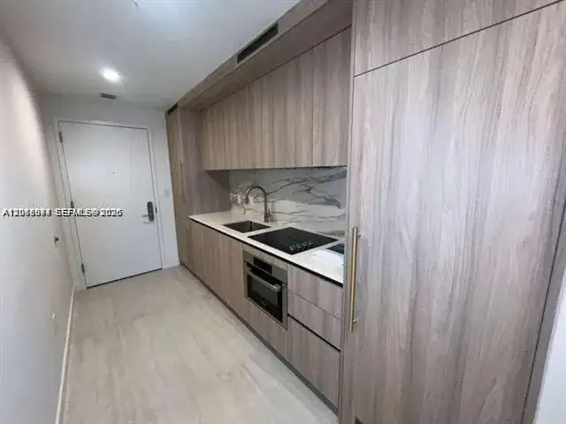 77 SE 5th St # 1605, Miami FL 33131 photo 4
