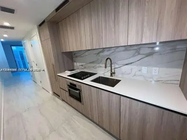 77 SE 5th St # 2004, Miami FL 33131 photo 4