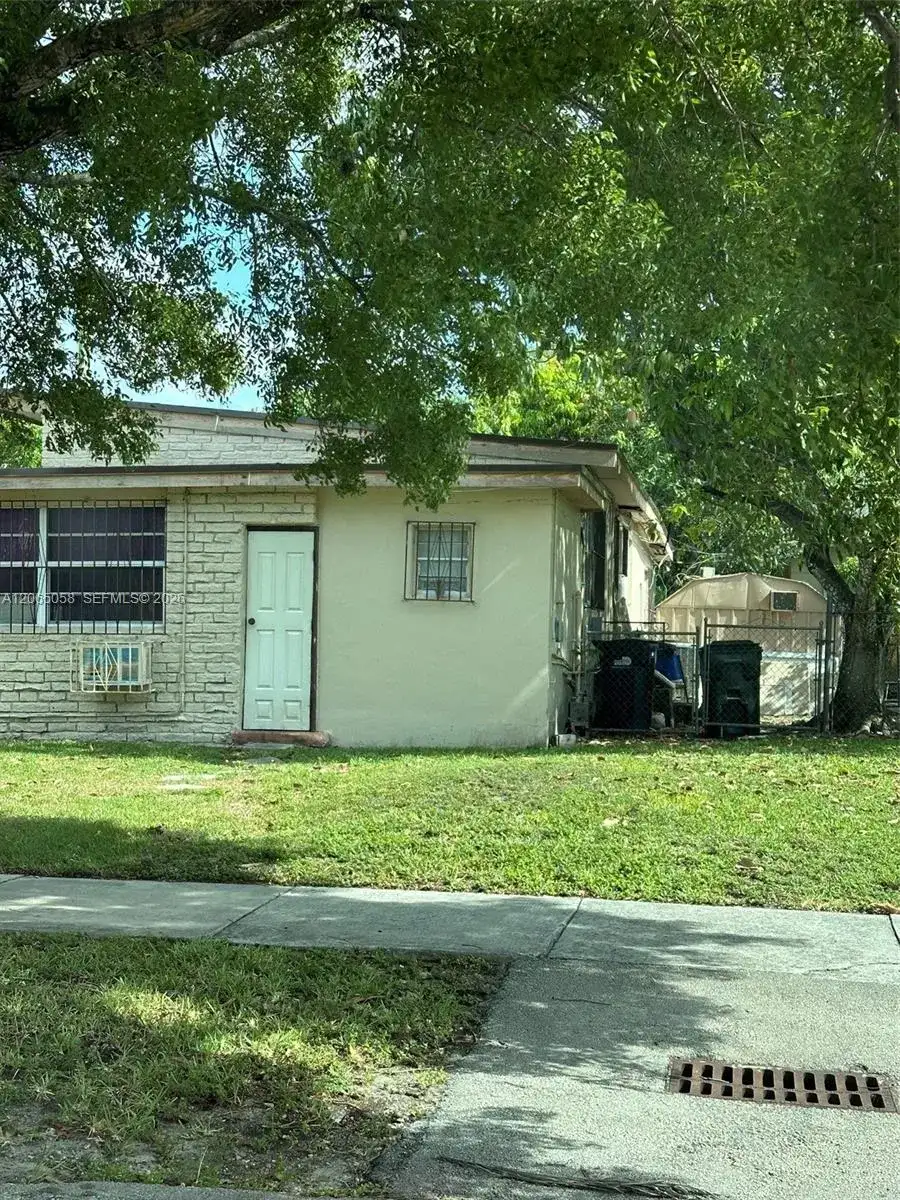 1300 SW 58th Ave, West Miami FL 33144 photo 3