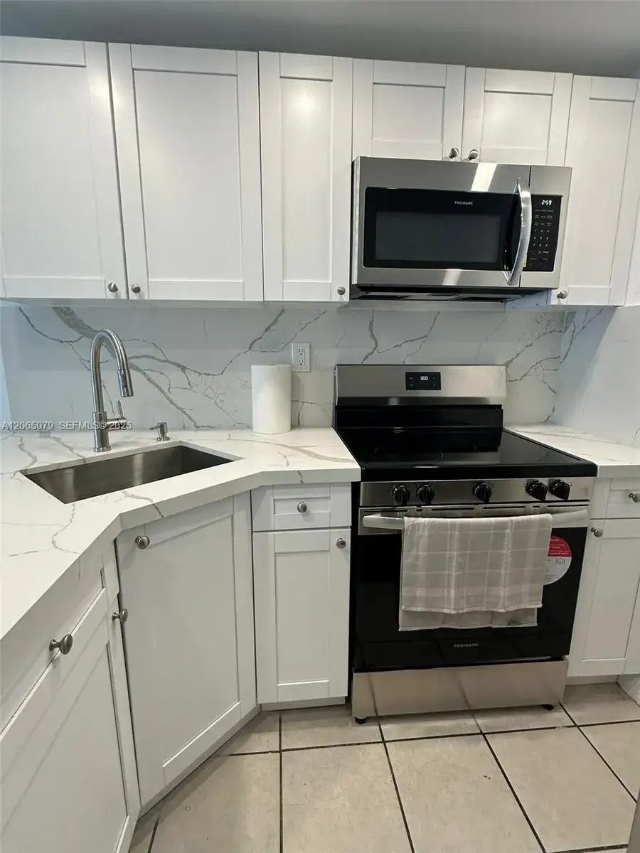 801 NW 47th Ave # 608W, Miami FL 33126 photo 3