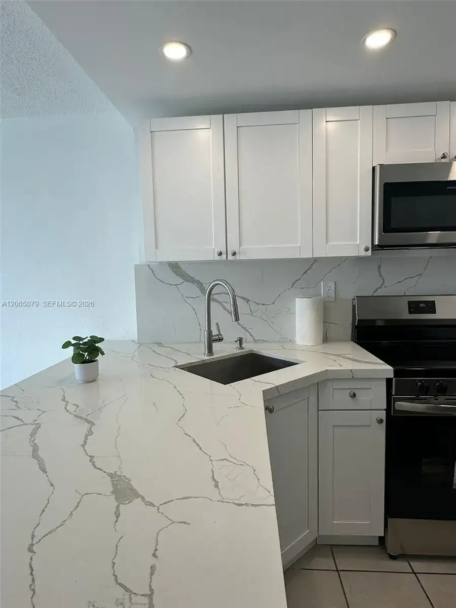 801 NW 47th Ave # 608W, Miami FL 33126 photo 4