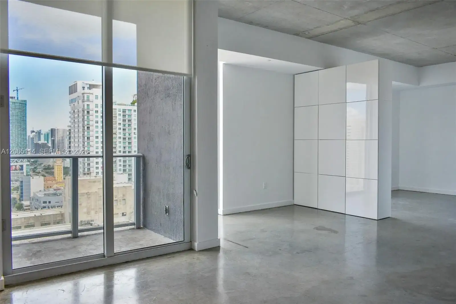 151 SE 1st St # 2808, Miami FL 33131 photo 2