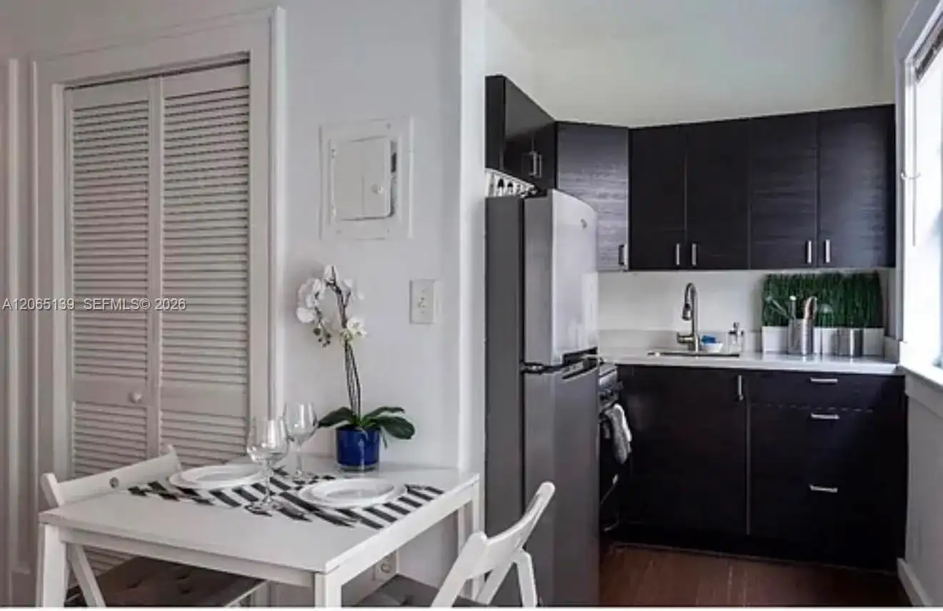 1611 Michigan Ave # 5, Miami Beach FL 33139 photo 3