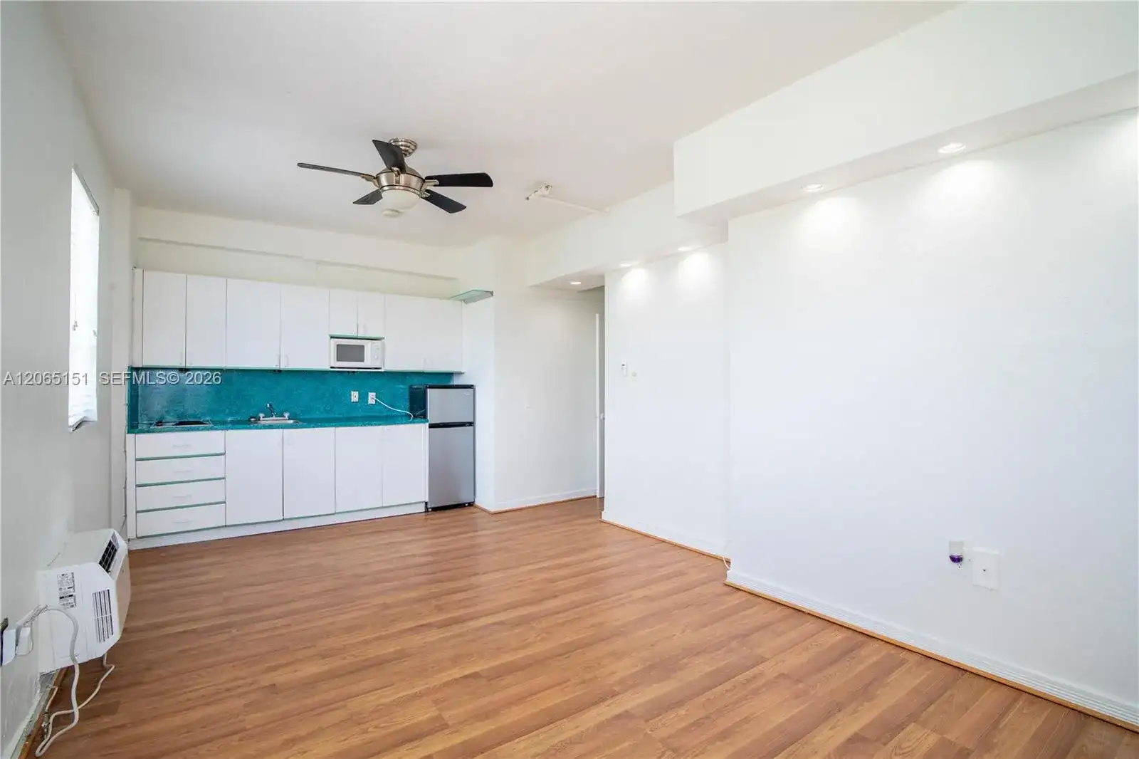 255 W 24th St # 436, Miami Beach FL 33140 photo 2