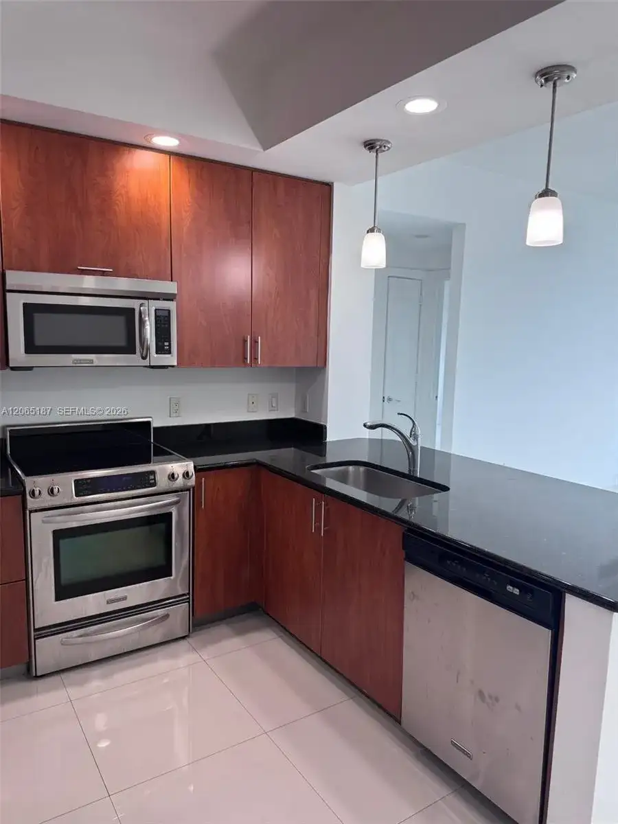 315 NE 3rd Ave # 1905, Fort Lauderdale FL 33301 photo 2