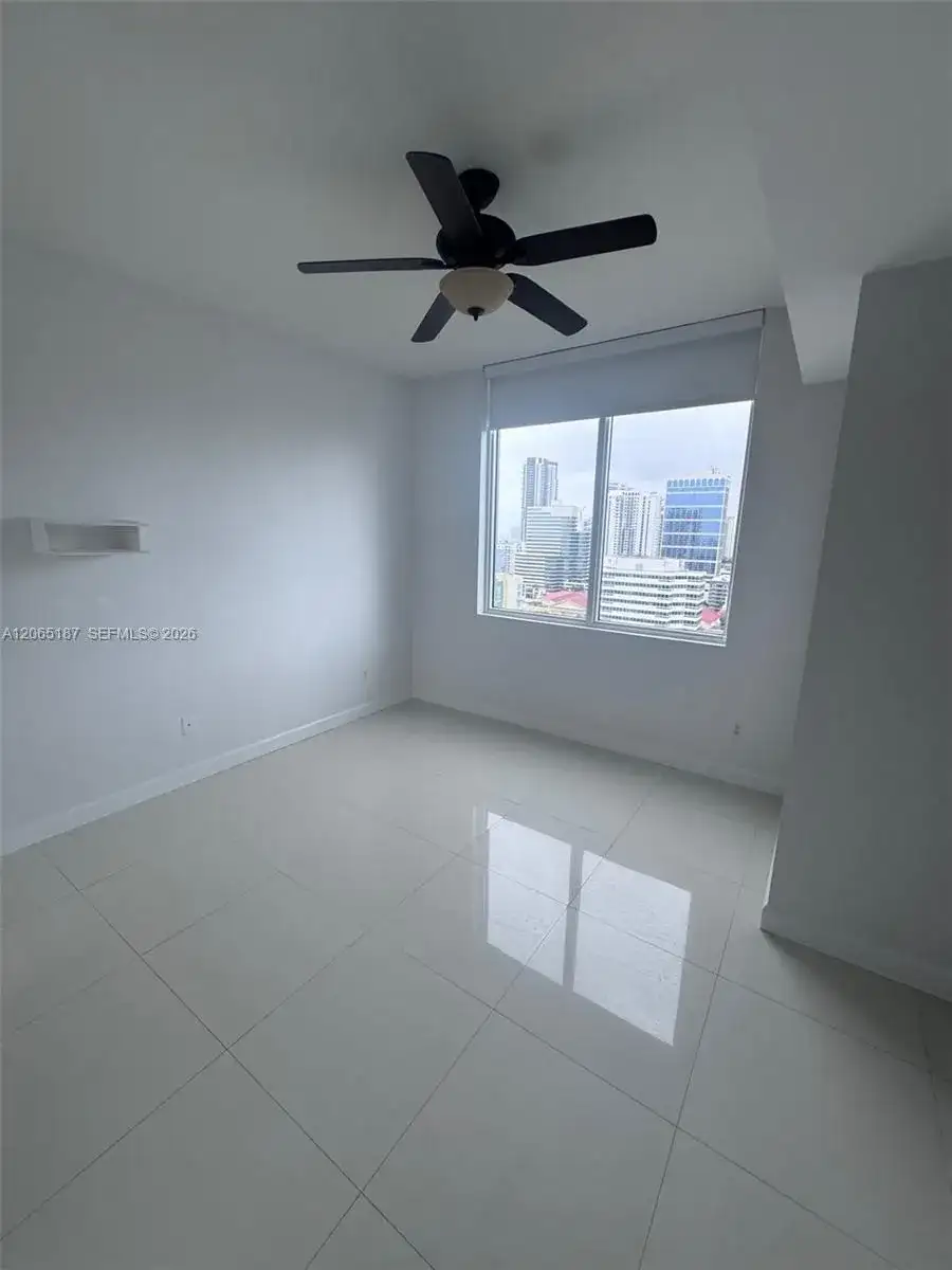 315 NE 3rd Ave # 1905, Fort Lauderdale FL 33301 photo 4