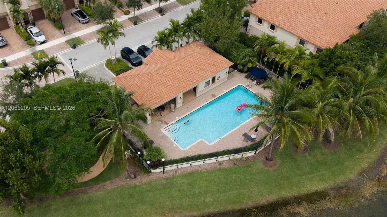 6943 Halton Park Ln, Coconut Creek FL 33073 photo 3