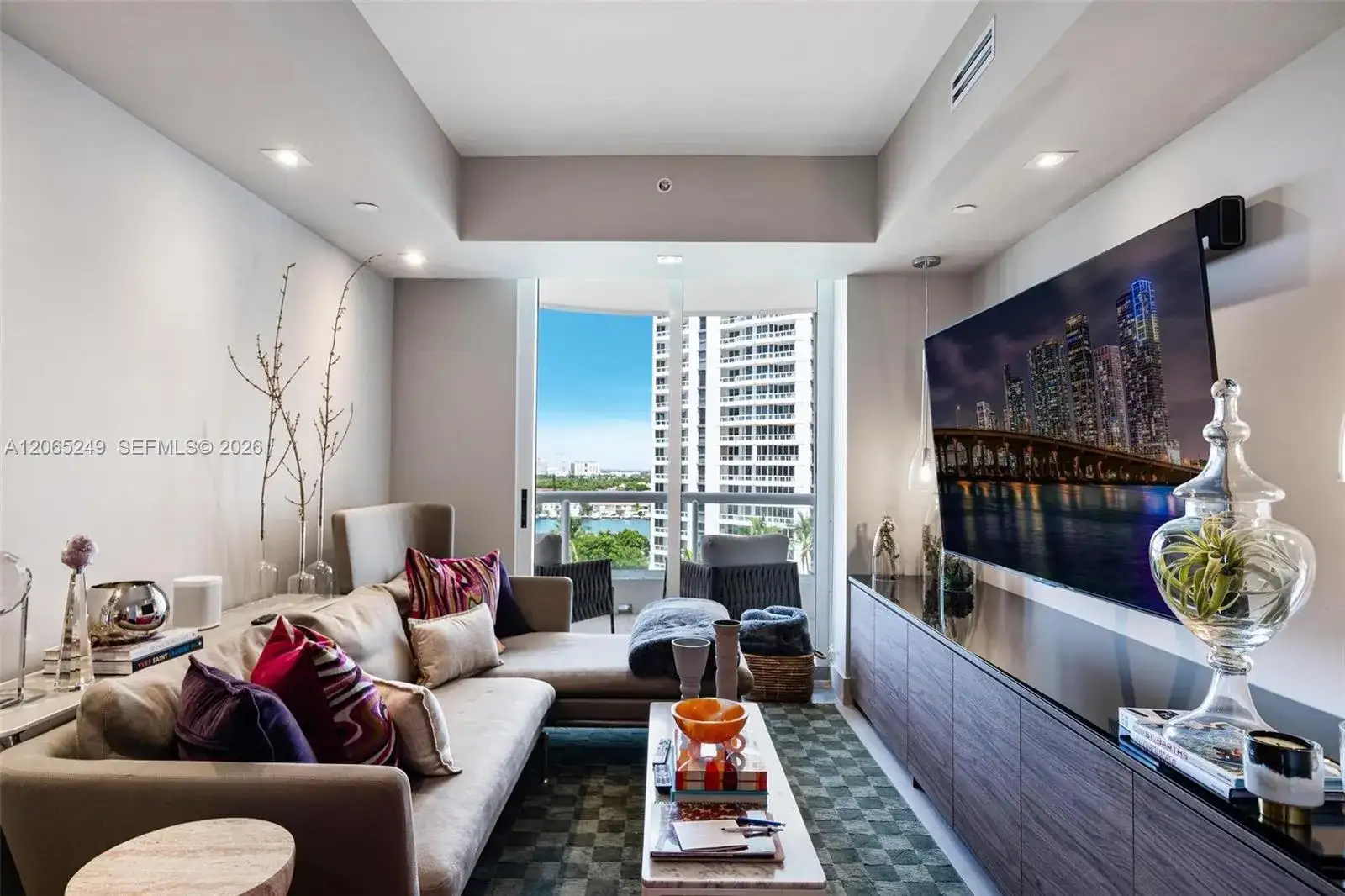 21050 Point Pl # 1006, Aventura FL 33180 photo 5