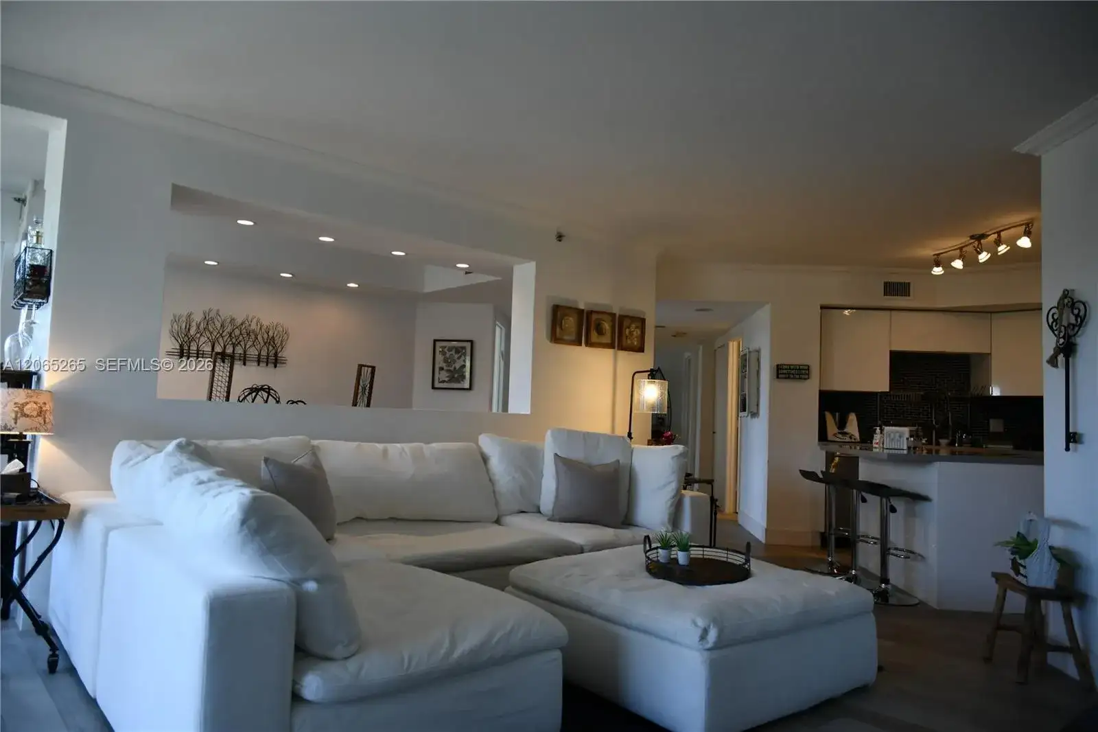 1000 E Island Blvd # 303, Aventura FL 33160 photo 3