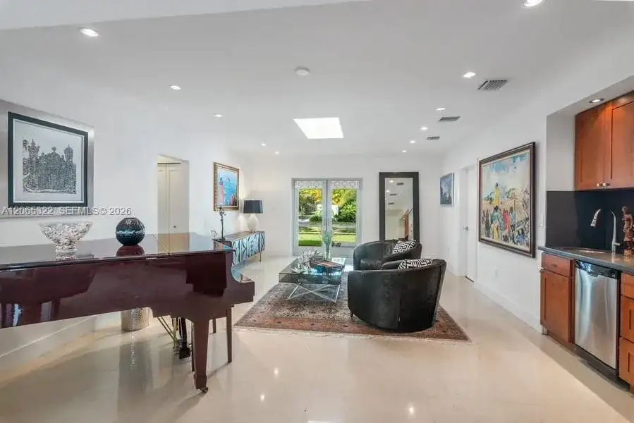8215 SW 63rd Pl, Miami FL 33143 photo 3