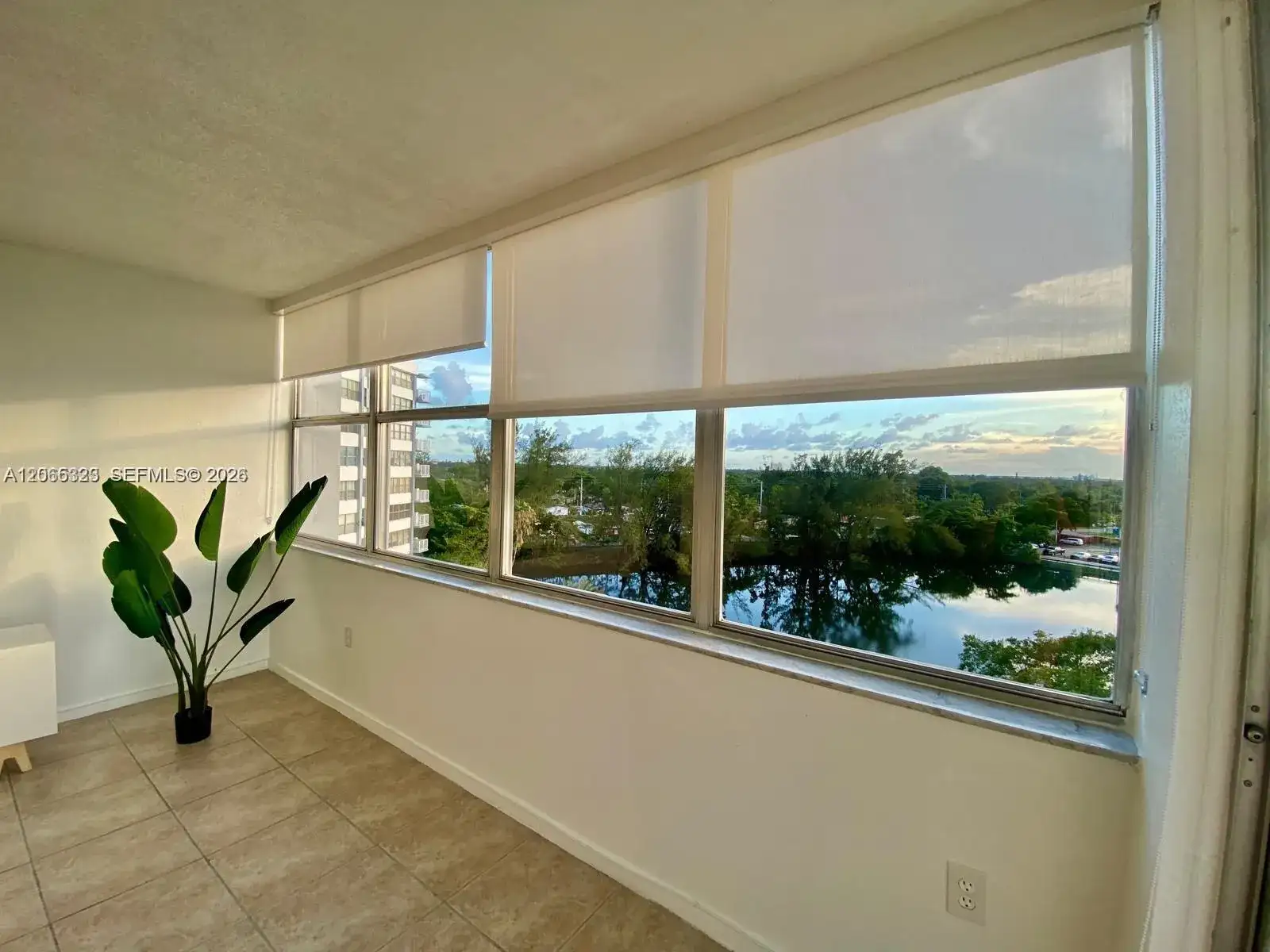 1300 NE Miami Gardens Dr # 713E, Miami FL 33179 photo 3