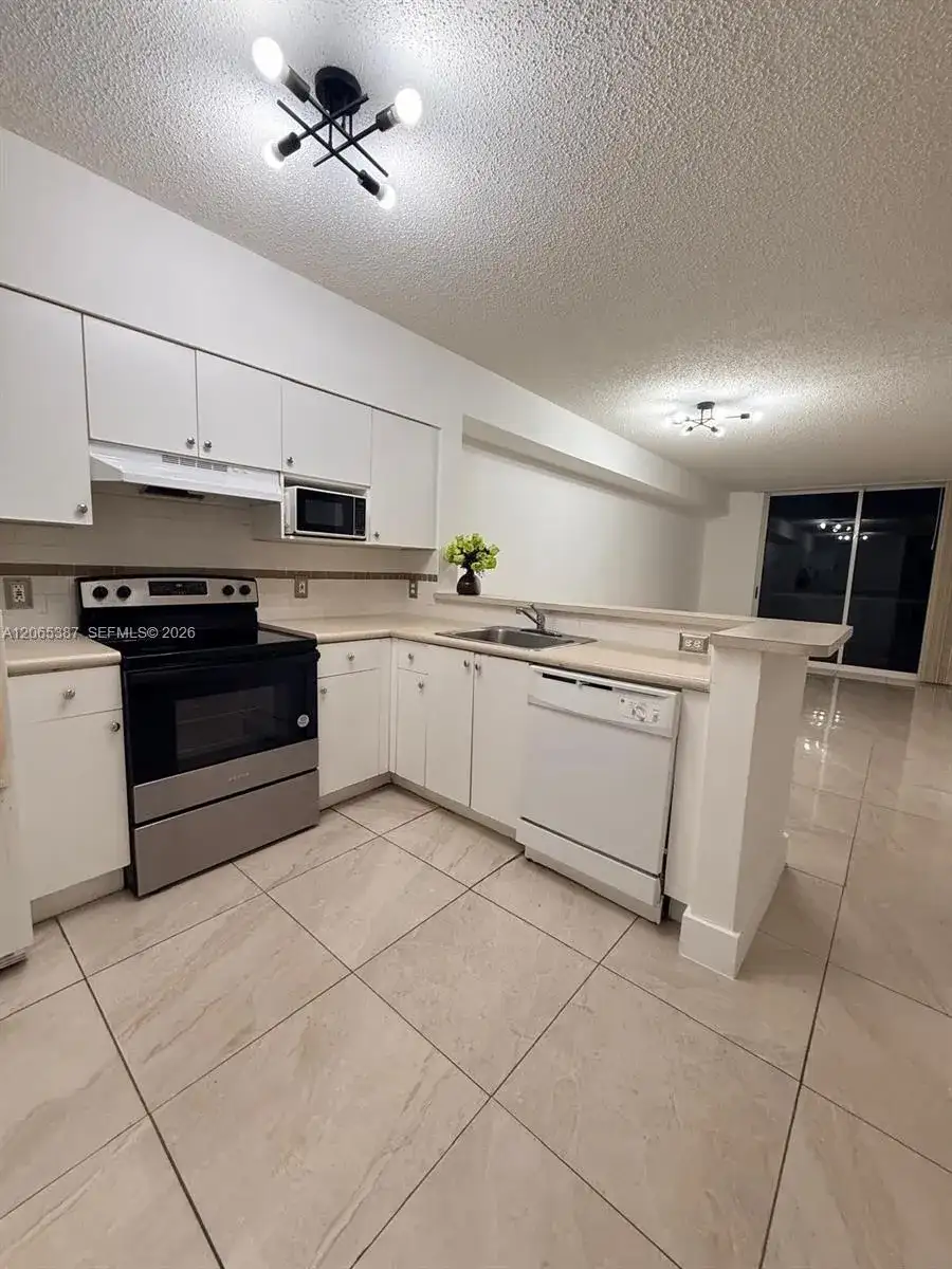 5091 NW 7th St # 1009, Miami FL 33126 photo 2