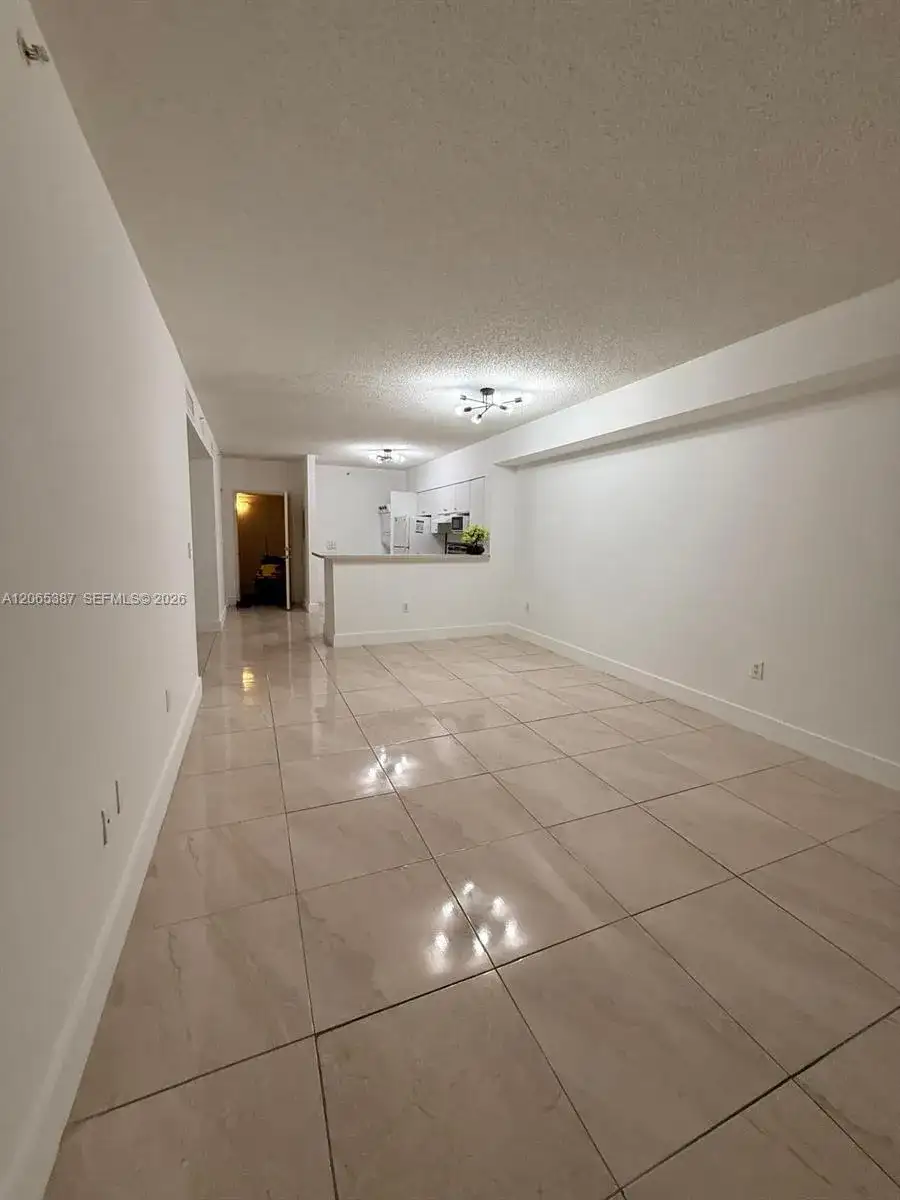 5091 NW 7th St # 1009, Miami FL 33126 photo 4