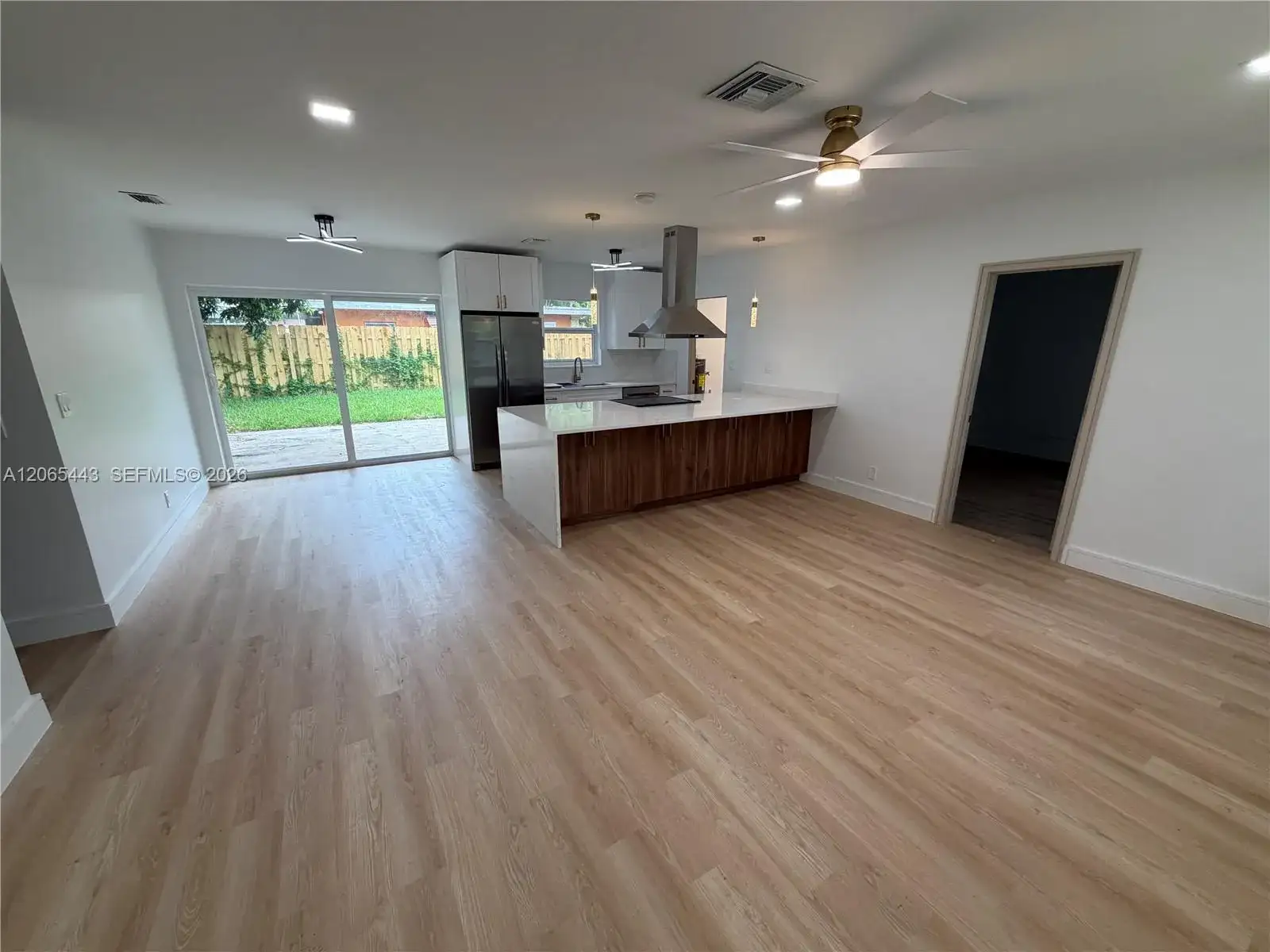 110 NE 17th Ct, Pompano Beach FL 33060 photo 4