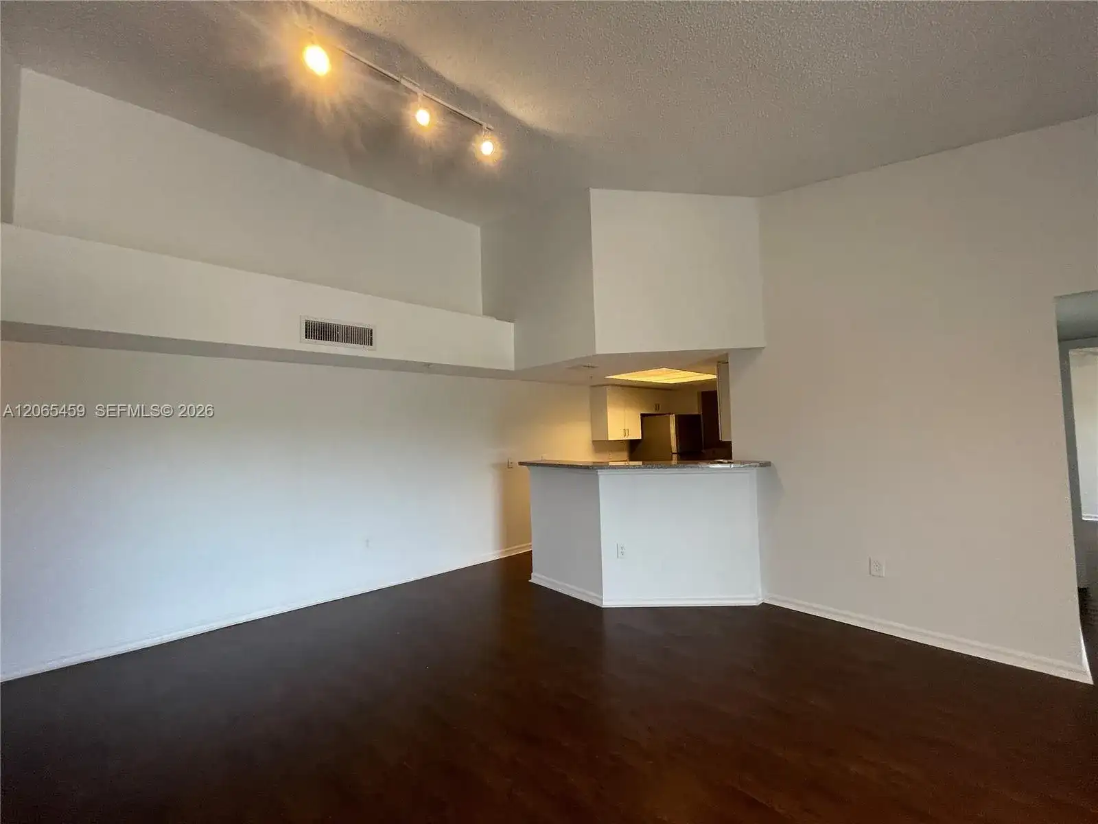 5025 Wiles Rd # 303, Coconut Creek FL 33073 photo 4