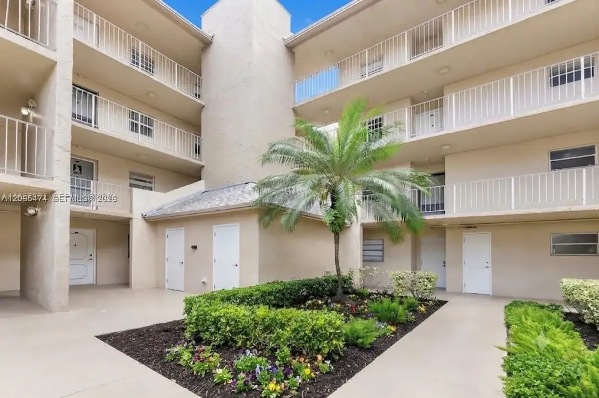 9471 Evergreen Pl # 307, Davie FL 33324 photo 2