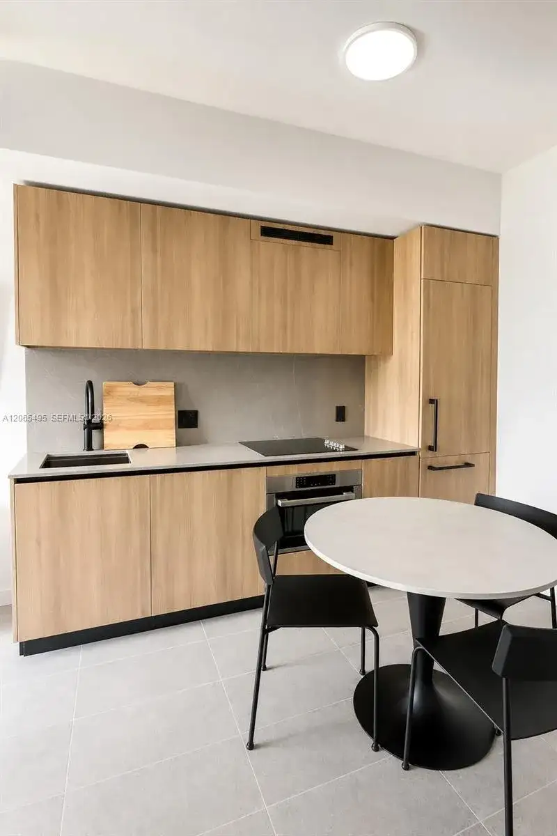 121 NE 5th St # 2810, Miami FL 33132 photo 3
