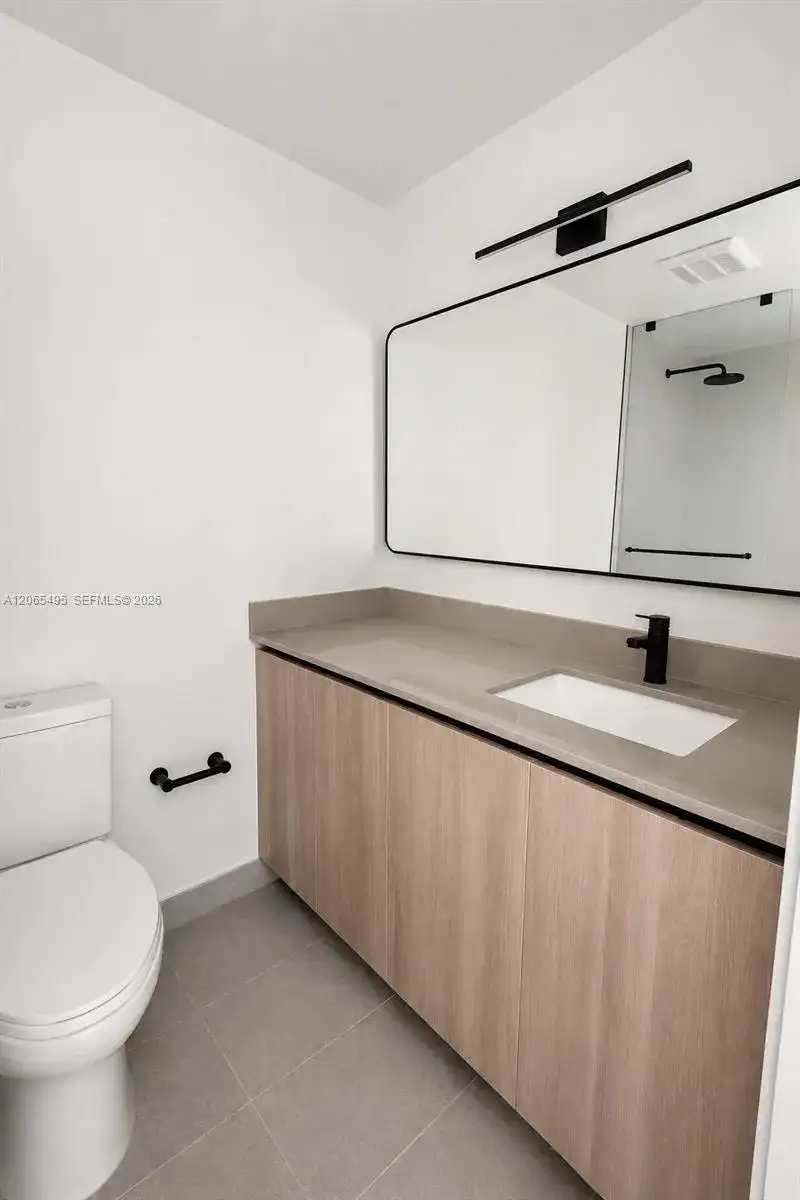 121 NE 5th St # 2810, Miami FL 33132 photo 4