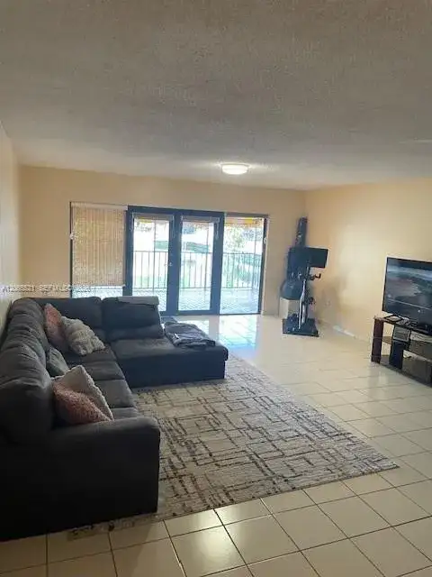 6364 Milk Wagon Ln, Miami Lakes FL 33014 photo 3