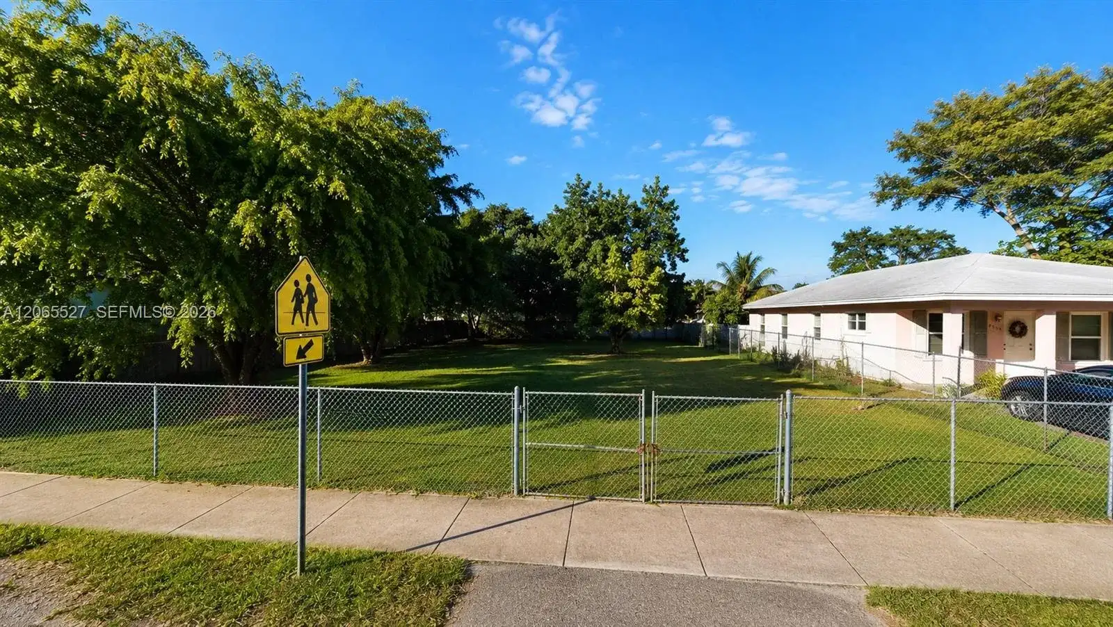 3143 NW 52nd St, Miami FL 33142 photo 2